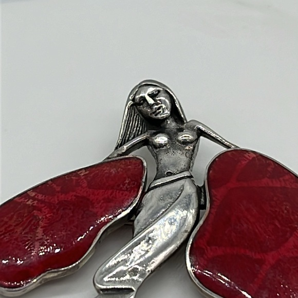 Sterling silver winged mermaid 2.5” by 2.25” brooch or pendant - Picture 3 of 11